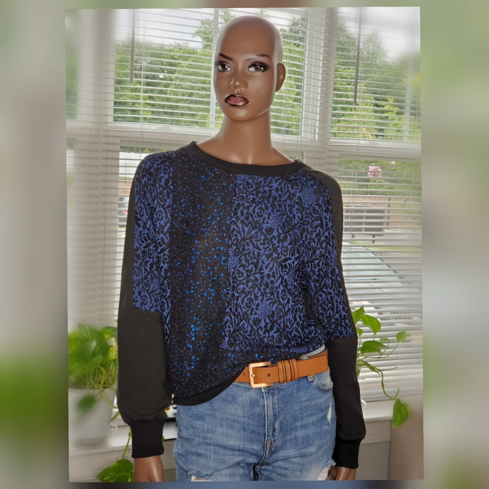 Long SleeveTextured Sweatshirt